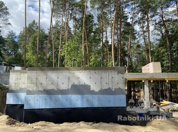 Потрібна бригада каменярів
