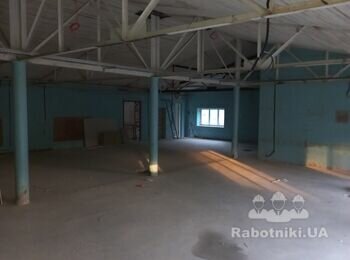Потолок Армстронг. Объём около 1000 квадратов.