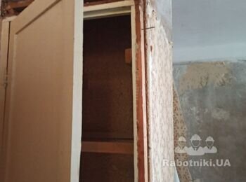 Підготувати і зміцнити дверний отвір для установки двері