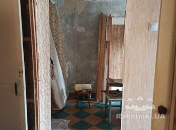 Підготувати і зміцнити дверний отвір для установки двері