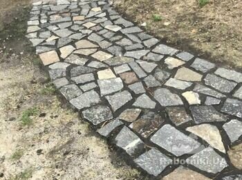 Укладання доріжки з бутового каменю, монтаж габіонів