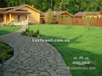 Укладання гранітної брекчії