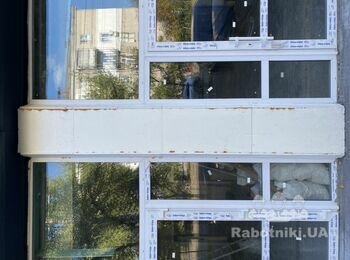 Выровнять в уровень углы и заштукатурить под барашек колонны