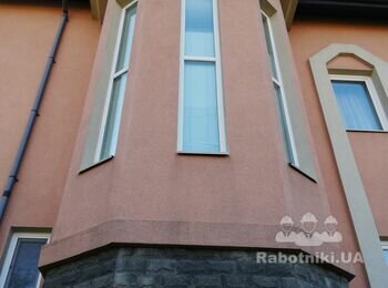 Требуеться утепли русти і віконні укоси.