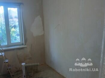 Финишная шпаклевка стен и гипсокартонового потолка в комнате 12 кв. м.