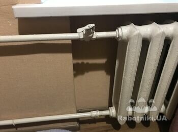 Врезать краны в трубы на стояке и радиаторе (3шт)