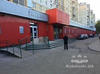 Послуги з розширення дверного отвору в несучій стіні будівлі.