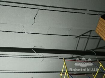 Терміново. Кубоподібна рейкова стеля