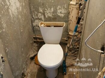 Укладка плитки в санузлах.