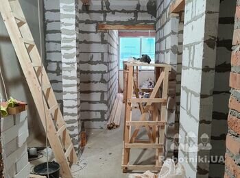 Ремонт в двухъярусной квартире, возможна учеба, нужны двое