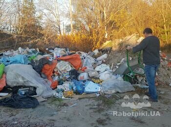 Вывоз мусора с участка.