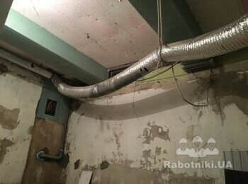 Прокладка вентиляции в подвальном помещении
