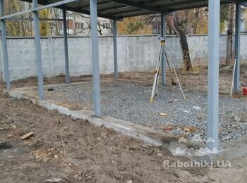 Мурування перегородки з облицювальної цегли під розшивку.