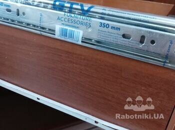 Заміна напрямних механізмів в 4 шафках стінки меблів