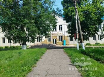 "Бригада на утепление фасада школы"
