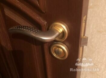 Установка замков на межкомнатные двери