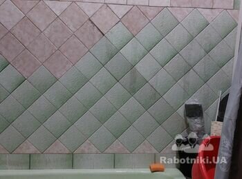 Заменить плитку в ванной