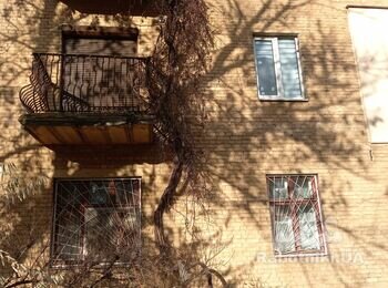 Монтаж балконних дверей і віконної решітки (Зварювальні роботи)