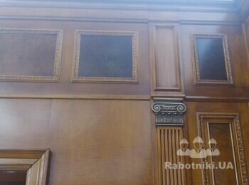 Замен фрагмента деревянной настенной панели