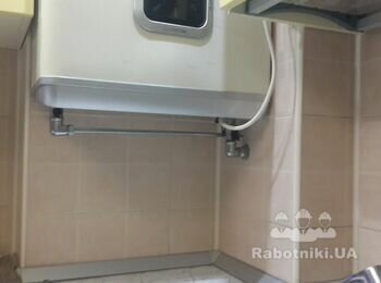 Встановити одну плитку на стіну