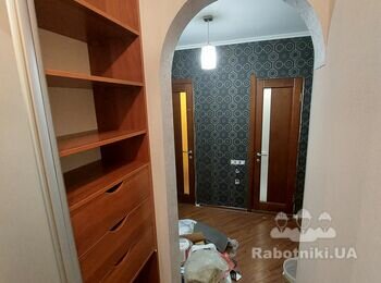 Пофарбувати пробку на стіні