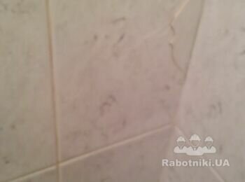 Изготовить два ревизионных лючка на магнитах, подклеить сбитую плитку