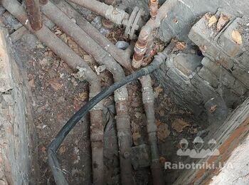 Залить стяжку и оштукатурить приямок