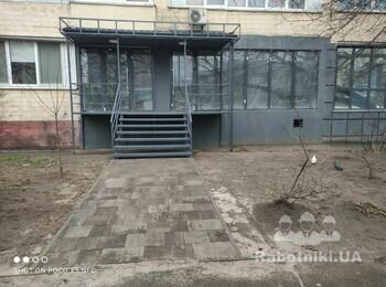 Изготовление и установка фасадной лестницы