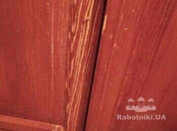 Реставрація дерев'яних дверей.