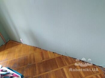 Установка пластикового плінтусу