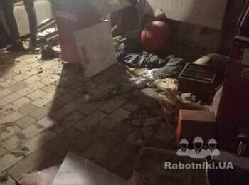 Убрать мусор из подвала