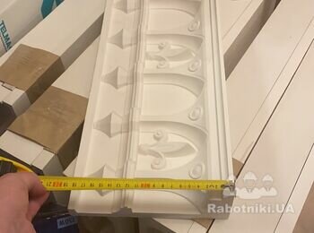 Монтаж гіпсового карниза