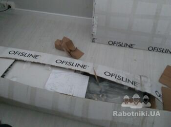 Збірка офісних меблів
