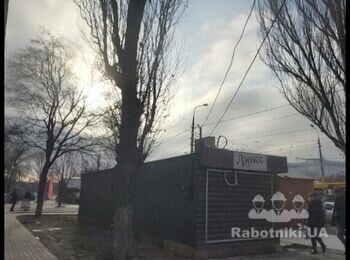 Спилить дерево