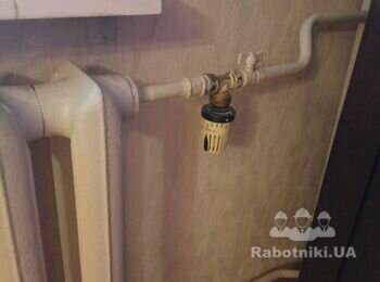 Установка кранов маевского на чугунные батареи
