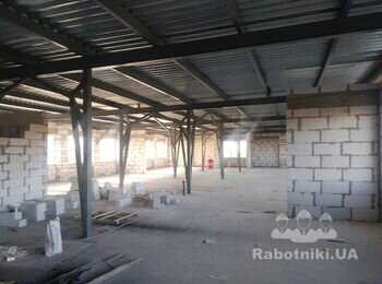 Монтаж кабельного лотка на потолок и укладка электрического кабеля