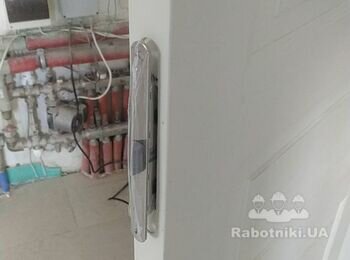 Установка замків в міжкімнатні двері