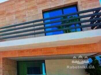 Огорожа металева на терасу і балкон