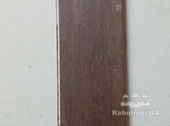 Укладка грабового паркета на пол.