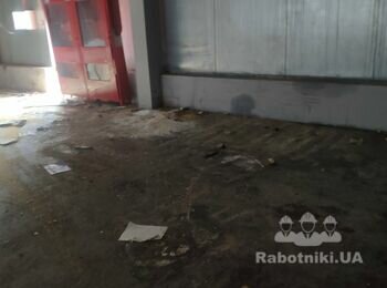 Прибирання підлоги в складському приміщення, площею 280 кв. м.