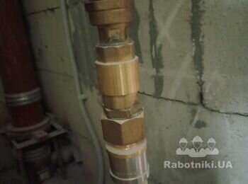 Сантехніка, завести петлю в квартиру від водяного стояка