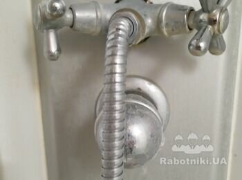 Замінити кран в душовому боксі