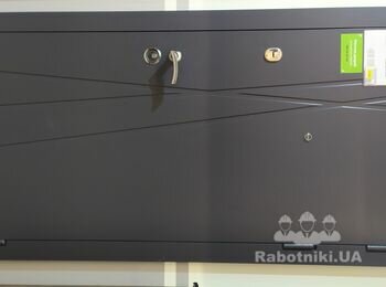 Встановити вхідні двері квартири