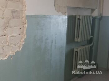 Плитка в холле подъезда и штукатурка / покраска стен