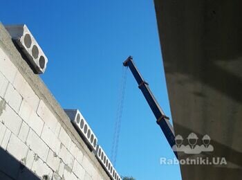 Частично заливка монолита и бетонная лестница