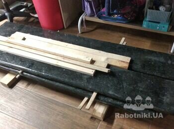 Установка подоконника из камня