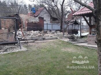 Демонтаж части дома и вывоз строй.мусора