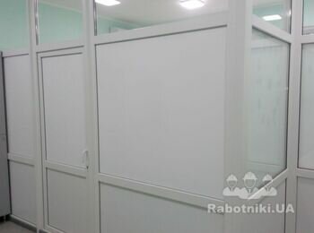 Перенести метало пластикову двєрь