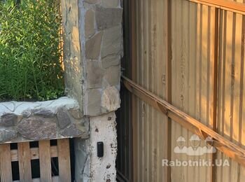 Ремонт вхідної групи ( облицювати 5стовпчиків )