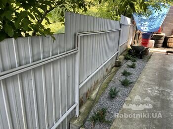 Зібрати паркан з шлакоблоку